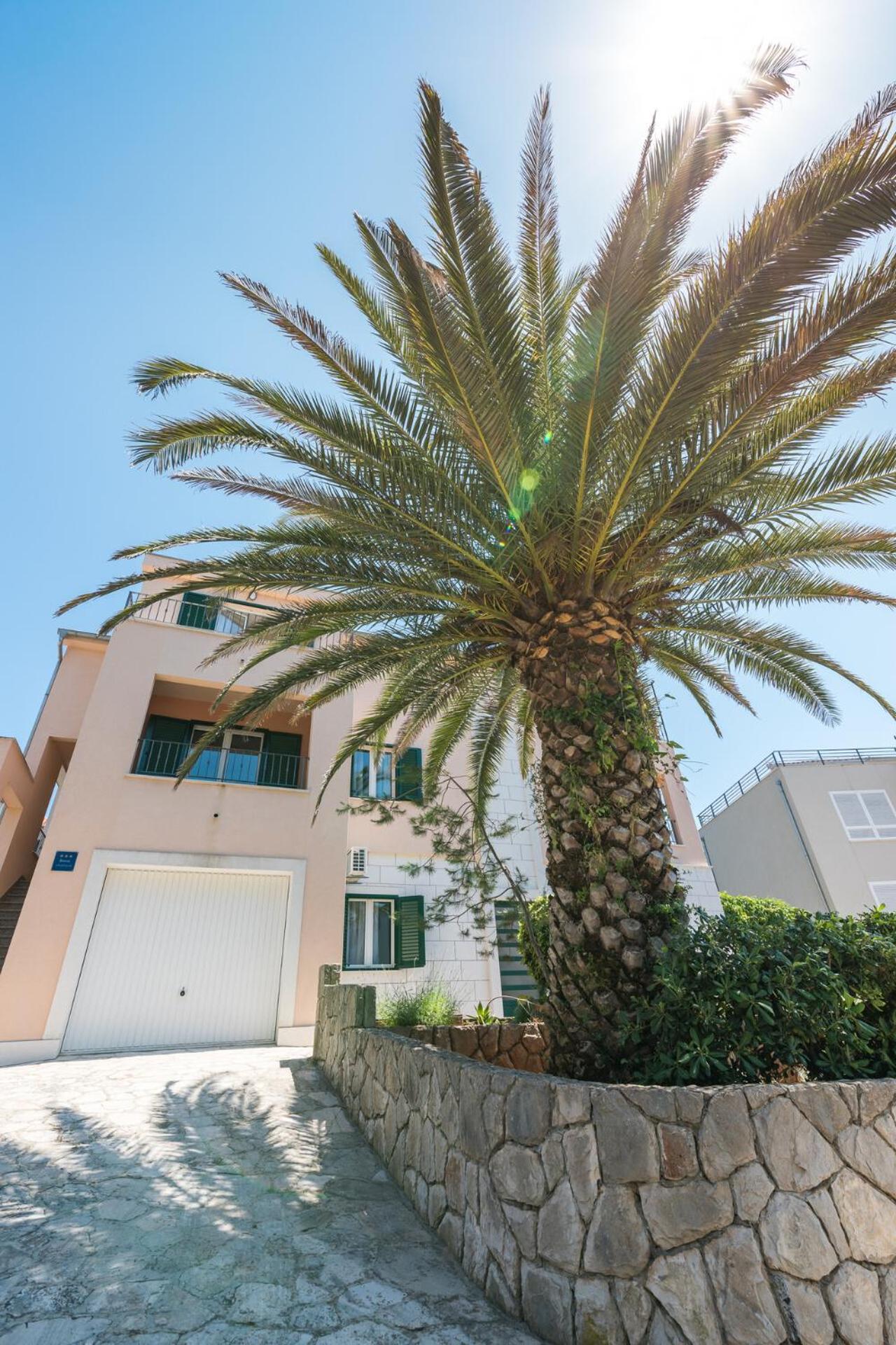 Apartments Seric Vrboska Exterior photo