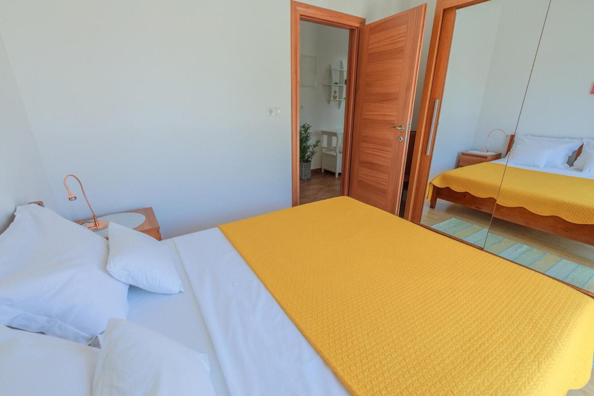 Apartments Seric Vrboska Exterior photo
