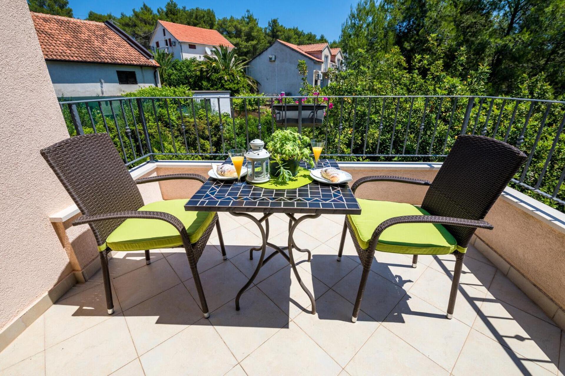 Apartments Seric Vrboska Exterior photo